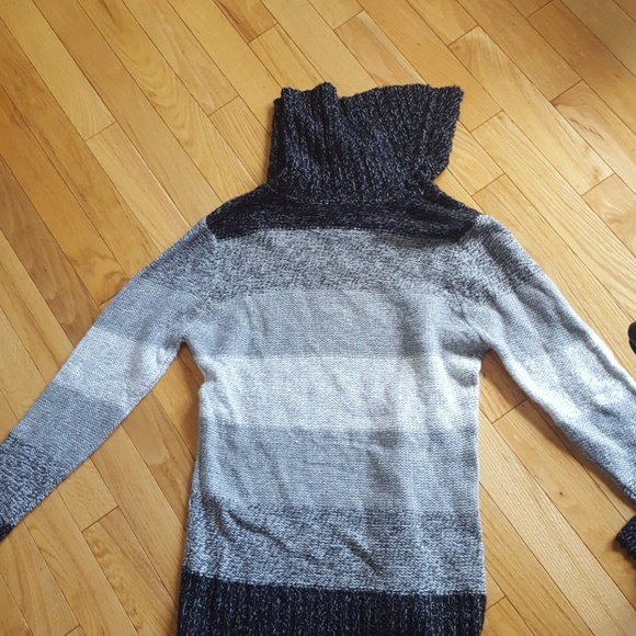 Cozy Cowl Sweater - L - Picture 2 of 4